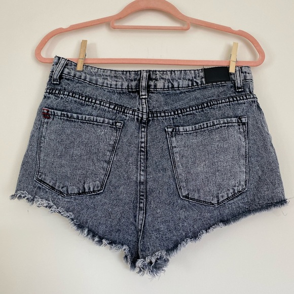 Urban Outfitters High Waisted Shorts - Picture 3 of 4